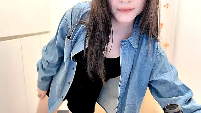 Snapshot of Rosalind_xixi chatting on 11-11-25, 10:04 Rosalind xixi online show from 11-11-25, 10:04