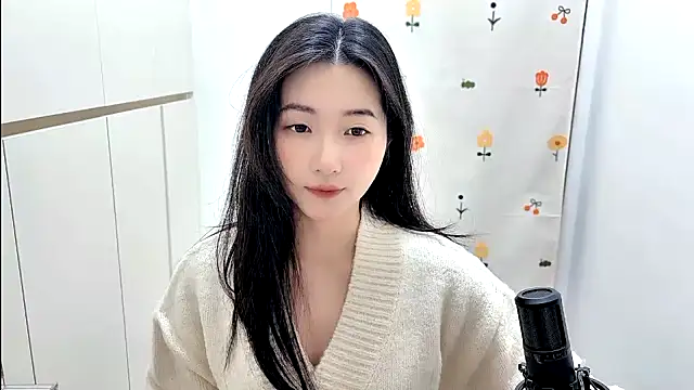 Snapshot of Rosalind_xixi chatting on 11-18-25, 06:29 Rosalind xixi online show from 11-18-25, 06:29