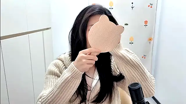 Snapshot of Rosalind_xixi chatting on 11-19-25, 06:02 Rosalind xixi online show from 11-19-25, 06:02