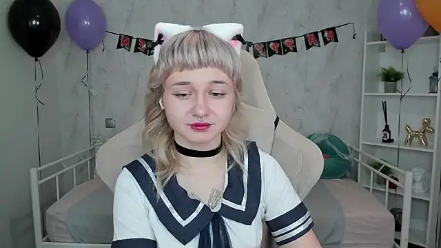 Tori Cutie online show from 10-31-25, 12:00