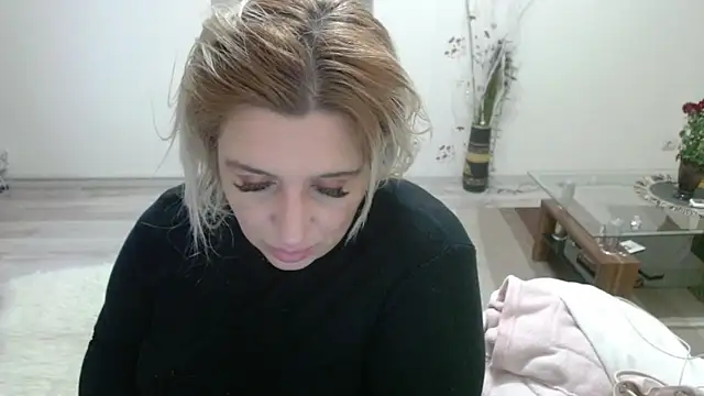 Snapshot of TheeaBlanco chatting on 10-27-25, 07:29 TheeaBlanco online show from 10-27-25, 07:29