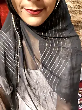 Snapshot of Indian-Aleena chatting on 09-09-25, 04:45 Indian-Aleena online show from 09-09-25, 04:45