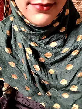 Snapshot of Indian-Aleena chatting on 09-10-25, 12:05 Indian-Aleena online show from 09-10-25, 12:05