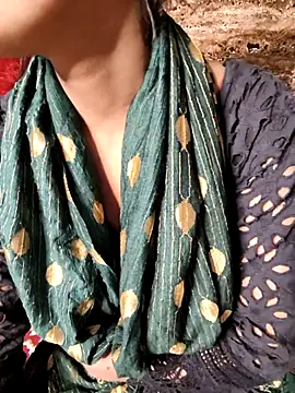 Snapshot of Indian-Aleena chatting on 09-11-25, 04:29 Indian-Aleena online show from 09-11-25, 04:29