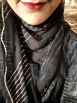 Snapshot of Indian-Aleena chatting on 09-17-25, 06:37 Indian-Aleena online show from 09-17-25, 06:37