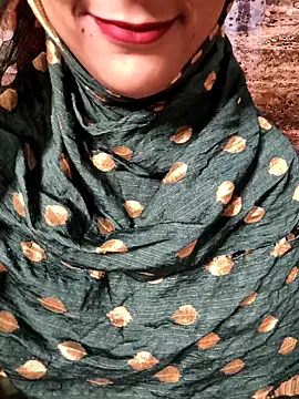 Snapshot of Indian-Aleena chatting on 09-23-25, 07:55 Indian-Aleena online show from 09-23-25, 07:55