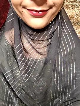 Snapshot of Indian-Aleena chatting on 09-27-25, 04:23 Indian-Aleena online show from 09-27-25, 04:23