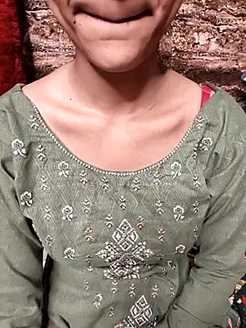 Snapshot of Indian-Aleena chatting on 09-29-25, 08:13 Indian-Aleena online show from 09-29-25, 08:13