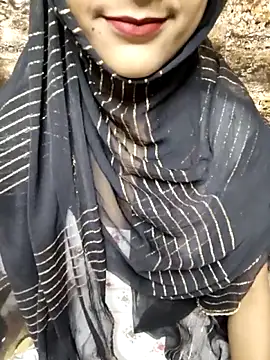 Snapshot of Indian-Aleena chatting on 10-01-25, 04:35 Indian-Aleena online show from 10-01-25, 04:35