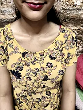 Snapshot of Indian-Aleena chatting on 10-03-25, 06:32 Indian-Aleena online show from 10-03-25, 06:32