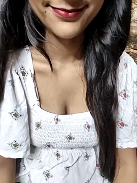 Snapshot of Indian-Aleena chatting on 10-06-25, 07:00 Indian-Aleena online show from 10-06-25, 07:00