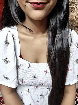 Snapshot of Indian-Aleena chatting on 10-09-25, 06:00 Indian-Aleena online show from 10-09-25, 06:00