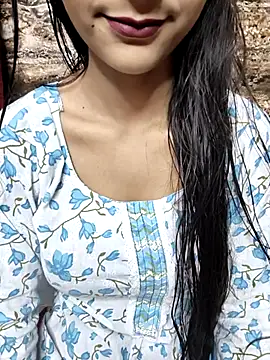 Snapshot of Indian-Aleena chatting on 10-17-25, 07:33 Indian-Aleena online show from 10-17-25, 07:33