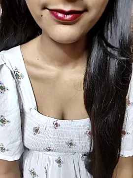 Snapshot of Indian-Aleena chatting on 10-18-25, 07:42 Indian-Aleena online show from 10-18-25, 07:42