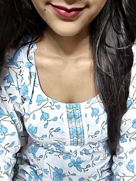 Snapshot of Indian-Aleena chatting on 10-20-25, 04:18 Indian-Aleena online show from 10-20-25, 04:18