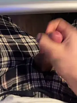 Snapshot of 19yearsboyy chatting on 11-04-25, 05:23 19yearsboyy online show from 11-04-25, 05:23