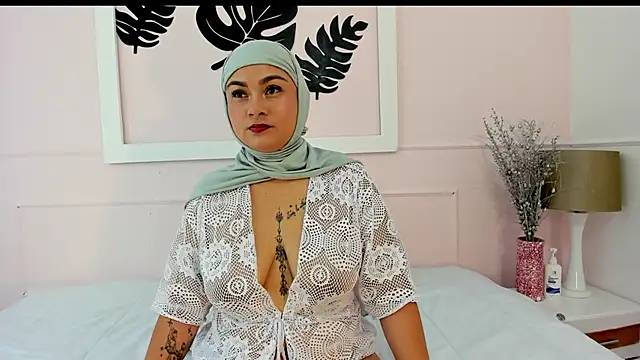 azaharaaa  online show from 09-30-25, 11:26