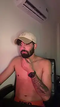 Snapshot of zooming101 chatting on 11-14-25, 07:01 zooming101 online show from 11-14-25, 07:01