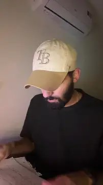 Snapshot of zooming101 chatting on 11-17-25, 02:23 zooming101 online show from 11-17-25, 02:23