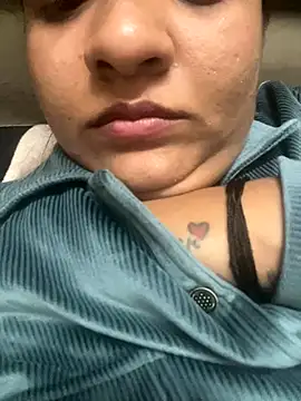 Snapshot of Fantacy69 chatting on 12-14-25, 04:56 Fantacy69 online show from 12-14-25, 04:56