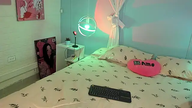 Hannahpage online show from 10-28-25, 12:09