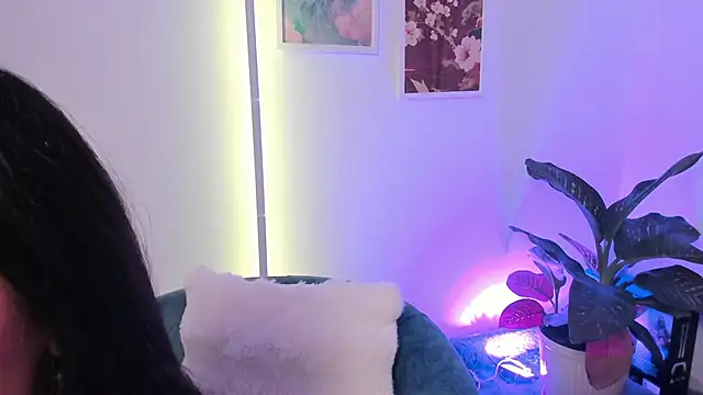 Snapshot of canelleGarces chatting on 12-02-25, 10:49 canelleGarces online show from 12-02-25, 10:49