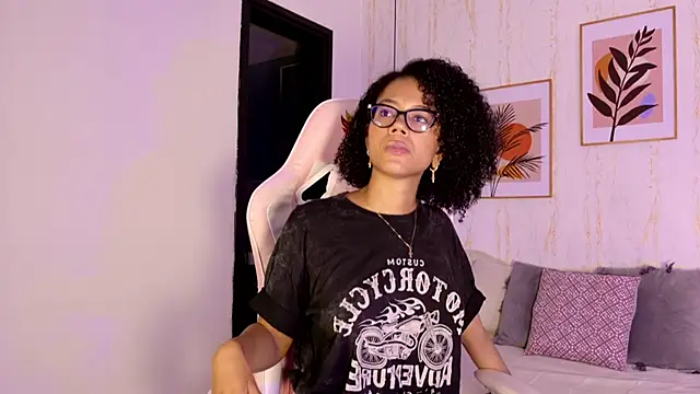 Snapshot of Ayleen_Dunkan chatting on 09-29-25, 12:21 Ayleen Dunkan online show from 09-29-25, 12:21