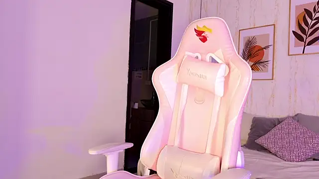 Snapshot of Ayleen_Dunkan chatting on 10-01-25, 12:33 Ayleen Dunkan online show from 10-01-25, 12:33