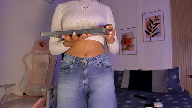 Snapshot of Ayleen_Dunkan chatting on 10-25-25, 12:34 Ayleen Dunkan online show from 10-25-25, 12:34