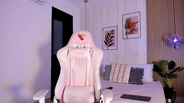 Snapshot of Ayleen_Dunkan chatting on 11-12-25, 12:38 Ayleen Dunkan online show from 11-12-25, 12:38