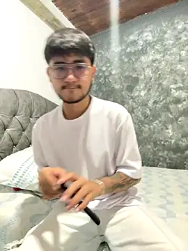 Snapshot of DanteRushh chatting on 09-29-25, 08:24 DanteRushh online show from 09-29-25, 08:24