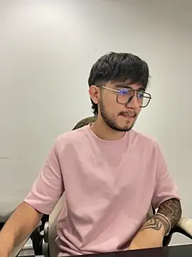 Snapshot of DanteRushh chatting on 10-15-25, 12:16 DanteRushh online show from 10-15-25, 12:16