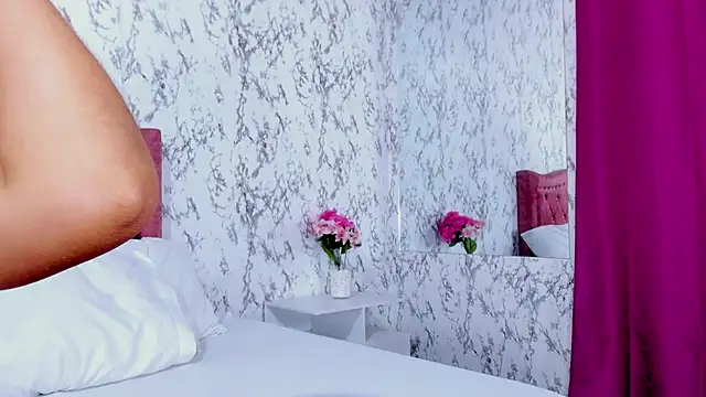 SofiiFoox online show from 11-14-25, 11:20