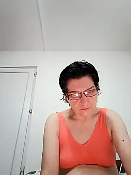 Vera Elle online show from 11-28-25, 03:42