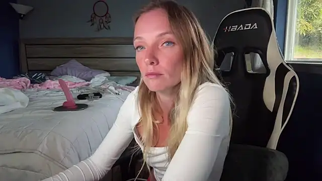 ajmiller25 online show from 04-10-26, 02:06