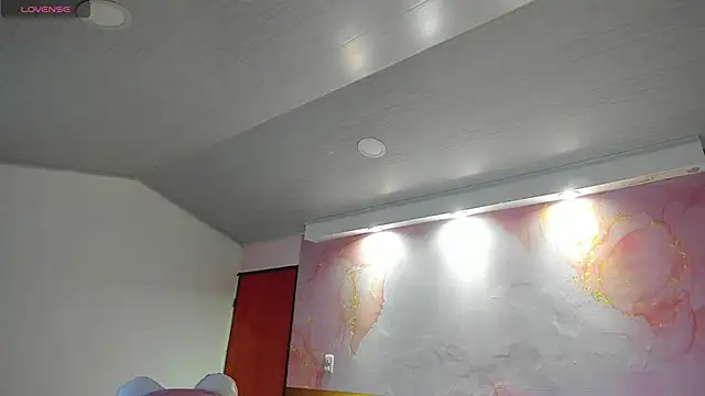 milk candy18 online show from 11-15-25, 11:07