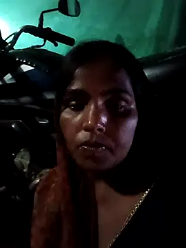 Snapshot of Cut_rajbati chatting on 10-15-25, 01:33 Cut rajbati online show from 10-15-25, 01:33