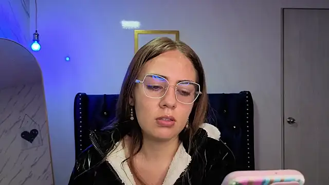 Luna Star v online show from 11-08-25, 01:11