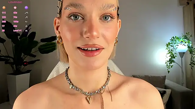 Snapshot of Ice_Strawberry chatting on 01-17-26, 03:22 Ice Strawberry online show from 01-17-26, 03:22