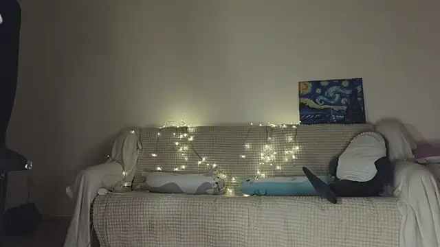 Pixxxis online show from 10-21-25, 02:12