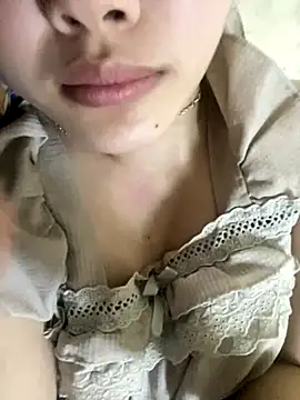 Snapshot of Xu_Xubaby chatting on 11-12-25, 03:34 Xu Xubaby online show from 11-12-25, 03:34