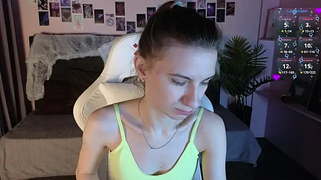 Snapshot of kaleriyaa_ chatting on 11-02-25, 01:30 kaleriyaa online show from 11-02-25, 01:30