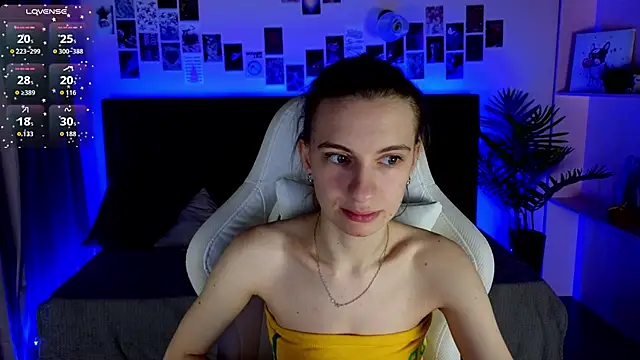 Snapshot of kaleriyaa_ chatting on 11-14-25, 01:37 kaleriyaa online show from 11-14-25, 01:37