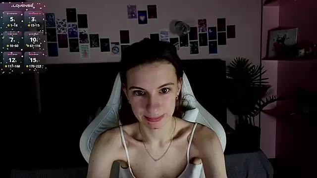 Snapshot of kaleriyaa_ chatting on 11-15-25, 01:25 kaleriyaa online show from 11-15-25, 01:25