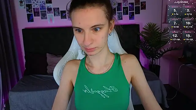 Snapshot of kaleriyaa_ chatting on 11-19-25, 08:36 kaleriyaa online show from 11-19-25, 08:36