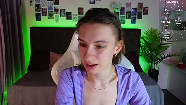 Snapshot of kaleriyaa_ chatting on 11-21-25, 07:51 kaleriyaa online show from 11-21-25, 07:51