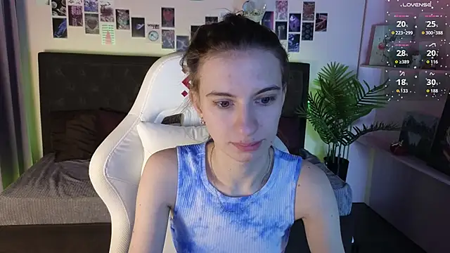 Snapshot of kaleriyaa_ chatting on 12-03-25, 01:35 kaleriyaa online show from 12-03-25, 01:35