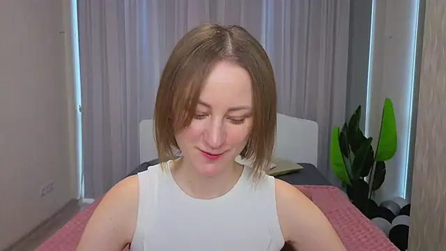 LuluChiiii online show from 11-28-25, 10:51