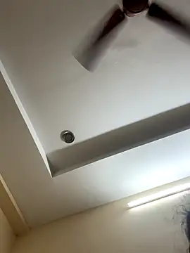 Snapshot of linishal chatting on 10-23-25, 04:39 linishal online show from 10-23-25, 04:39