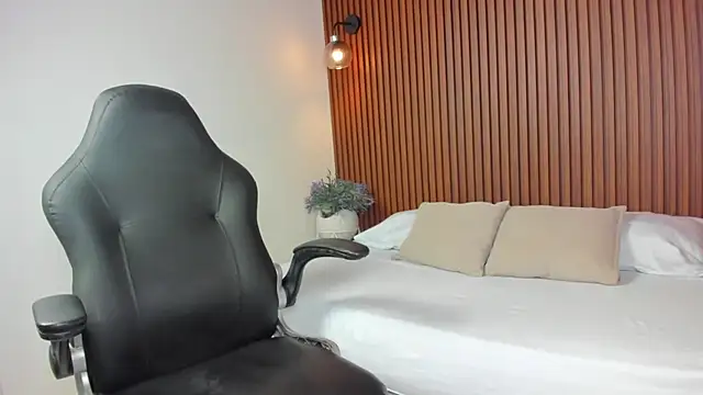 luccia smith online show from 09-12-25, 12:38